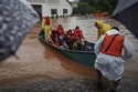 Záplavy na jihu Brazílie mají 37 obětí, voda ohrožuje Porto Alegre